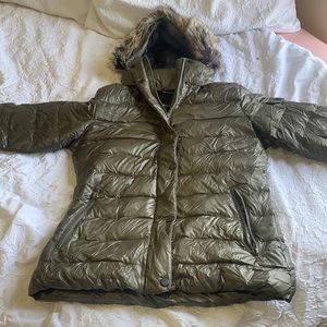 Size medium Marmot puffer jacket